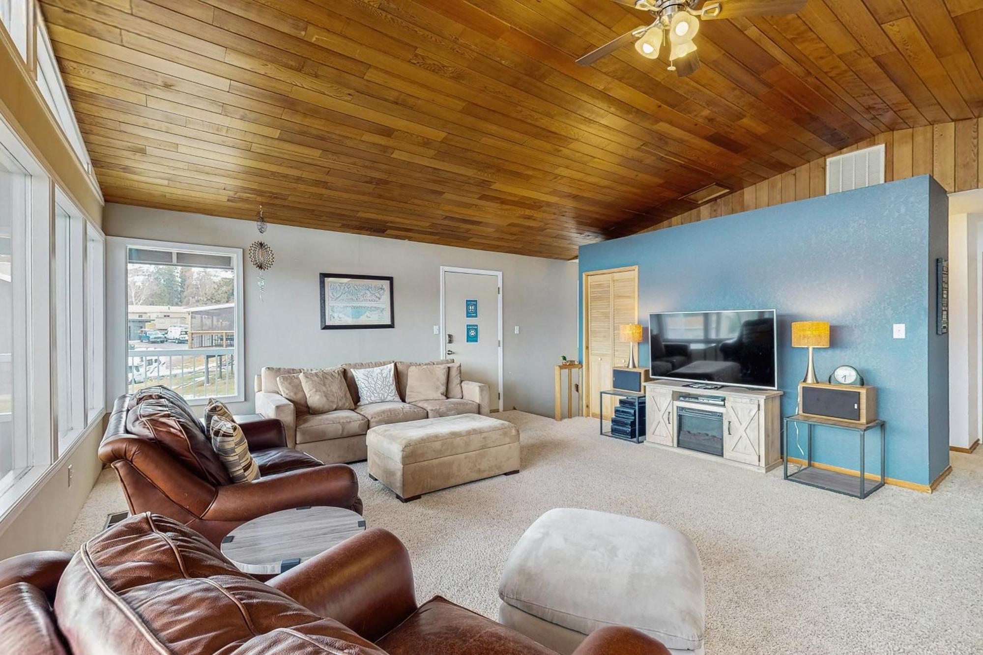 Royal View On Lakeshore Chelan Bagian luar foto